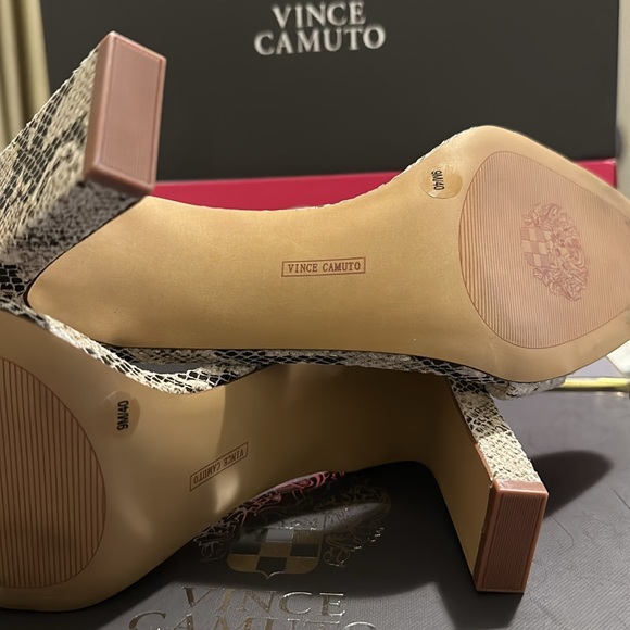NEW Vince Camuto Women's Heeled Sandal sz 9 - Picture 6 of 6